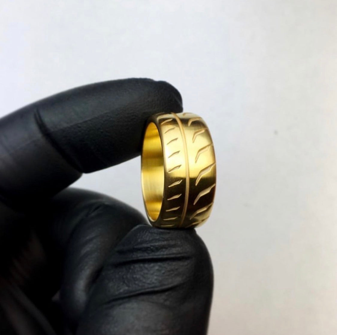 Ring for Alejandro Milo