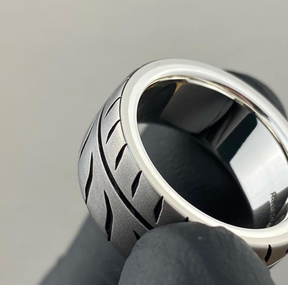 r888r wedding ring.